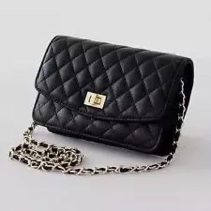 Brand New! Elegant quilted very Chanel,  leather double chain versatile purse.